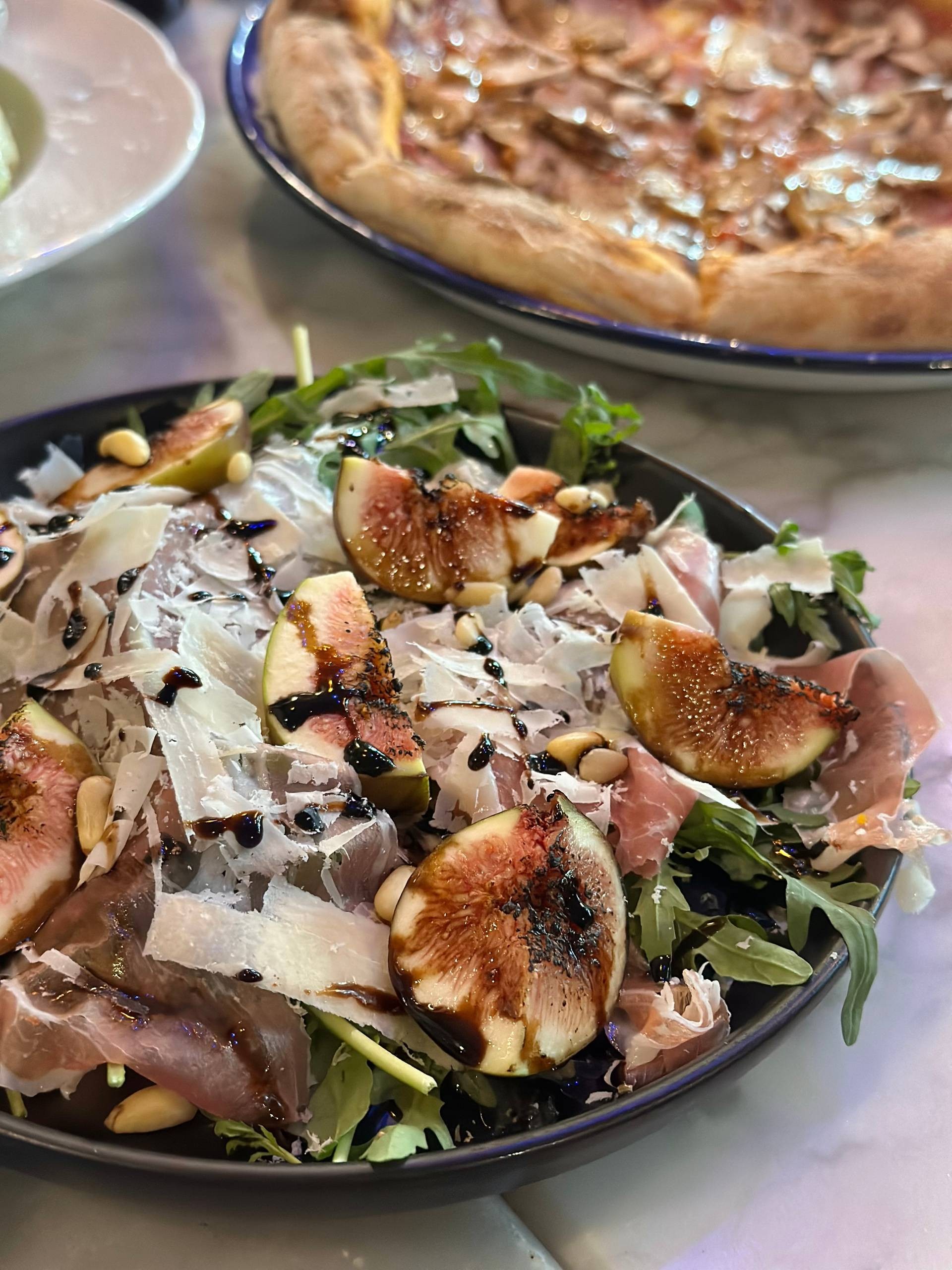 Fig & Parma Ham ร้าน Adirak Pizza