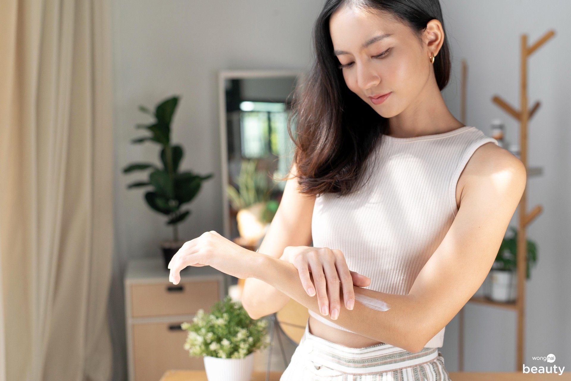 ทริคเด็ด! 3 วิธีดูแลผิวให้สวยใส ออร่าจับ ใช้งบแค่หลักร้อย