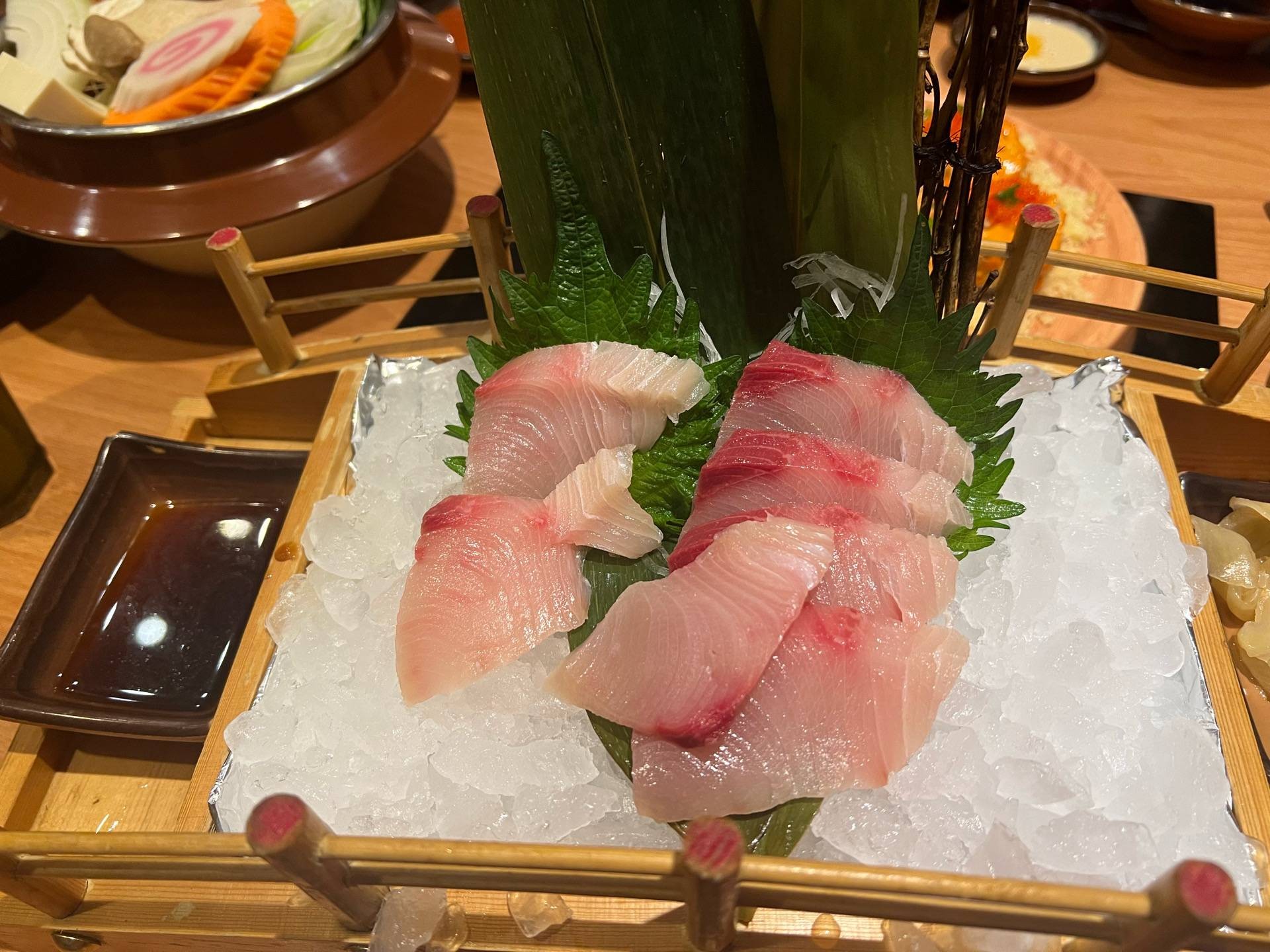 Hamachi Sashimi ร้าน Yuzu Suki ยูซุ สุกี้ ไอคอนสยาม Wongnai