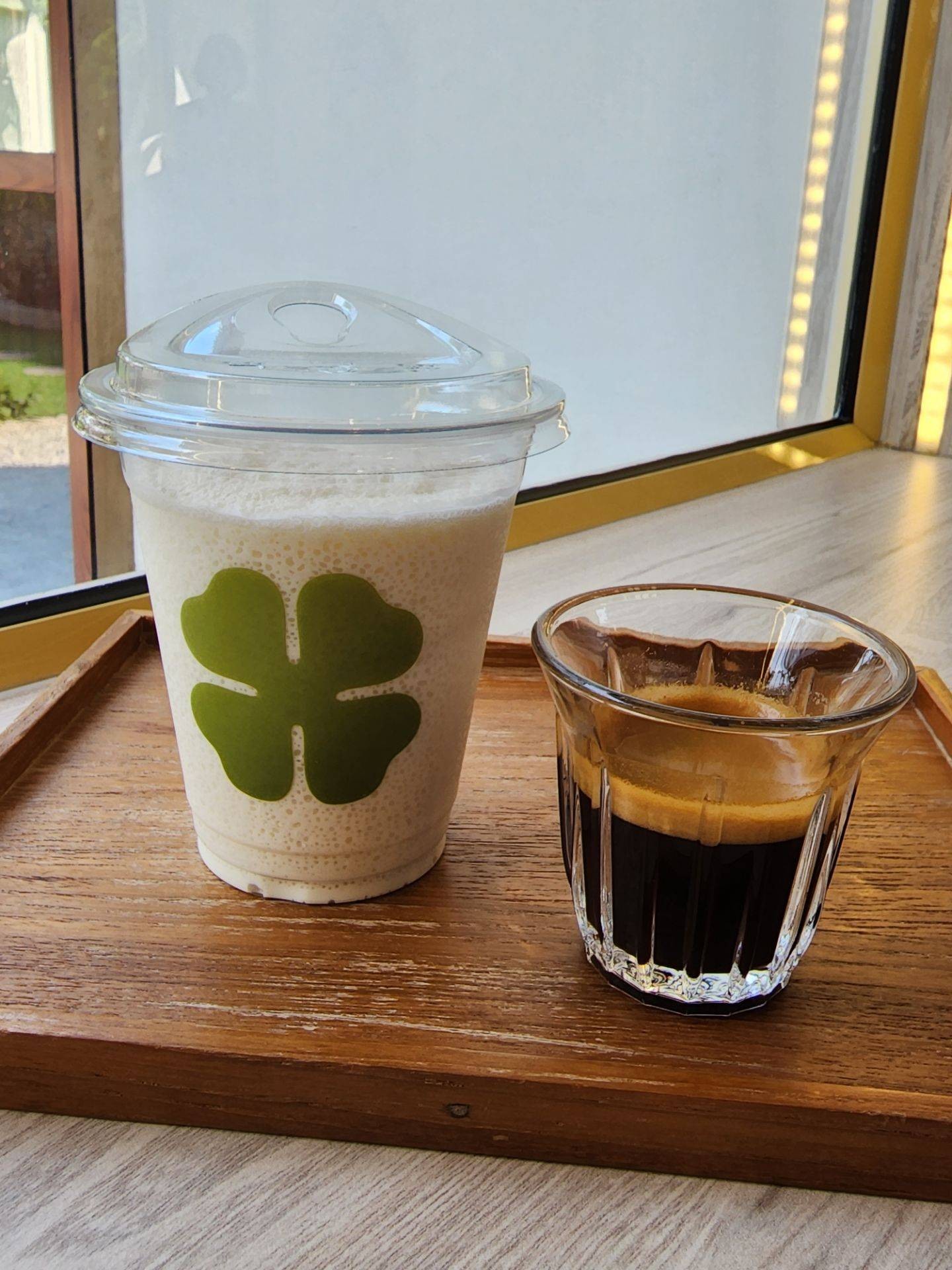 รีวิว GLIG COFFEE Dessert Bar คาเฟ่บ้านที่ดูอบอุ่นและสวนสวยๆน่านั่ง