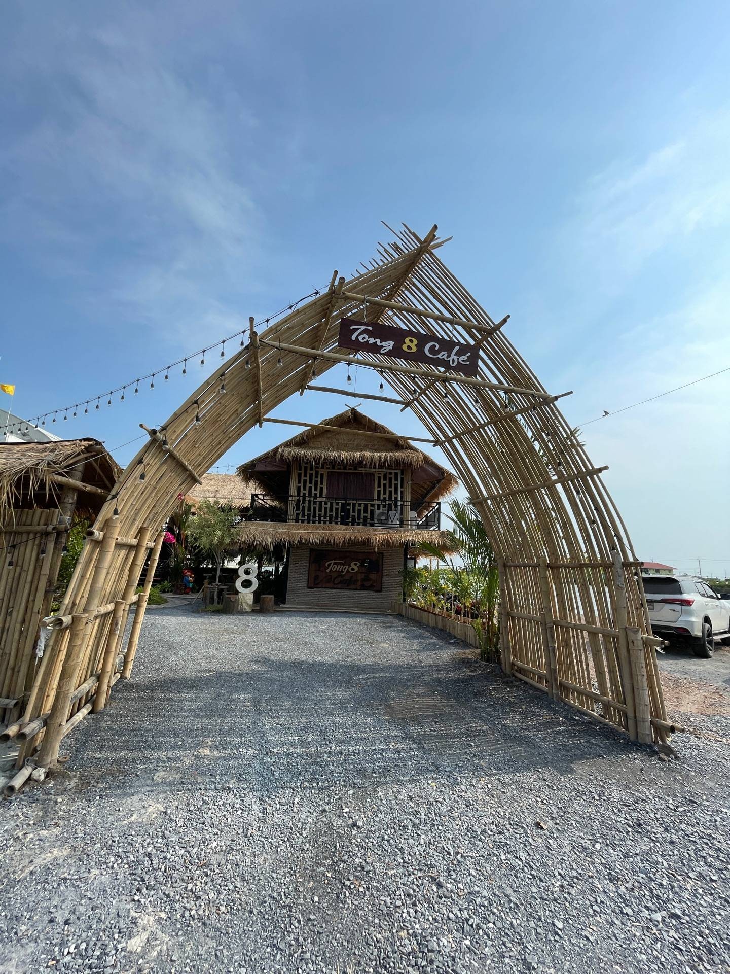รีวิว Tong 8 Cafe' ได้บรรยากาศริมบึง Wongnai