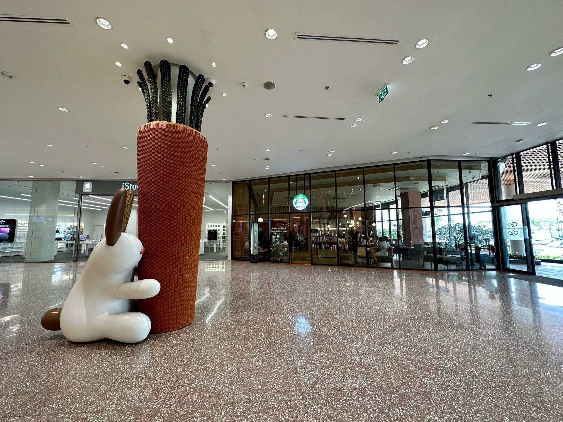 รีวิว Starbucks Central จันทบุรี กาแฟรสชาติที่คาดเดาได้ ในบรรยากาศ