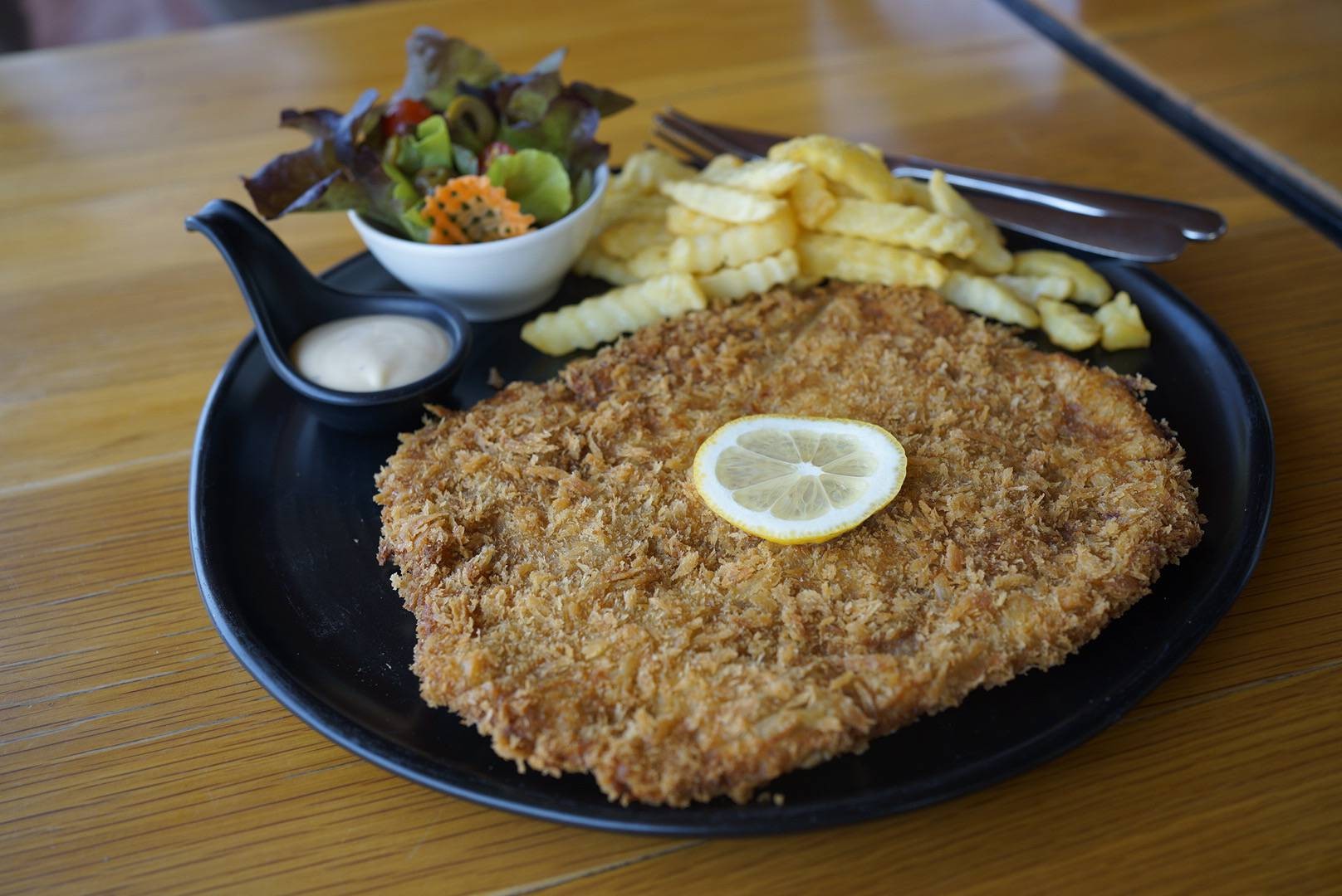 รีวิว IDin the river cafe and bar ร้านอาหารไทยในโรงแรมริมน้ำแม่กลอง