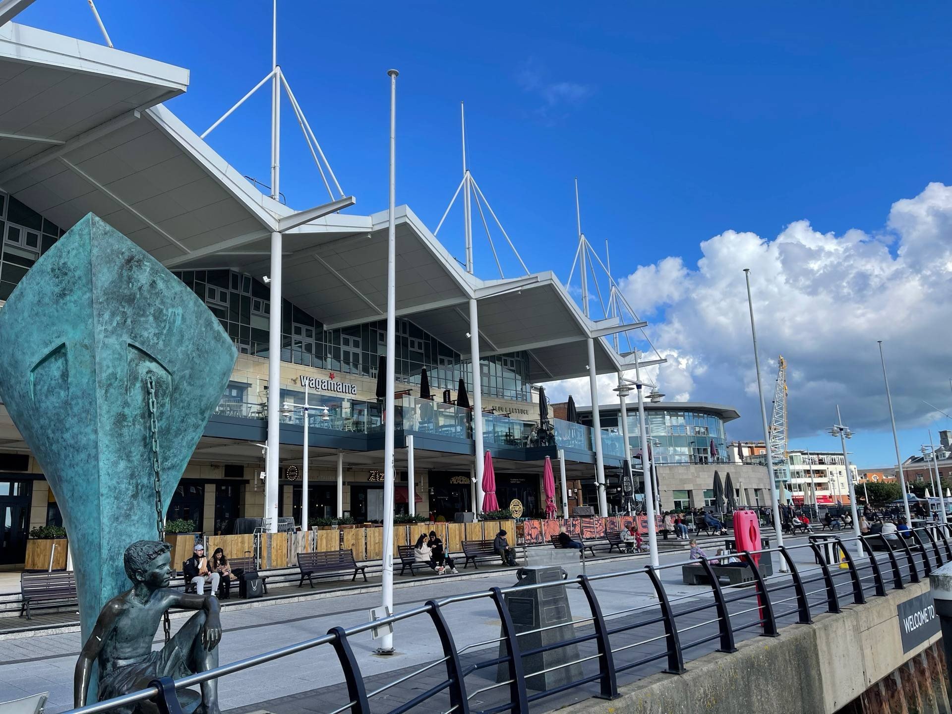 รีวิว Gunwharf Quays Outlet Lifestyle Oulet รวมสินค้าแบรนด์ระดับโลก