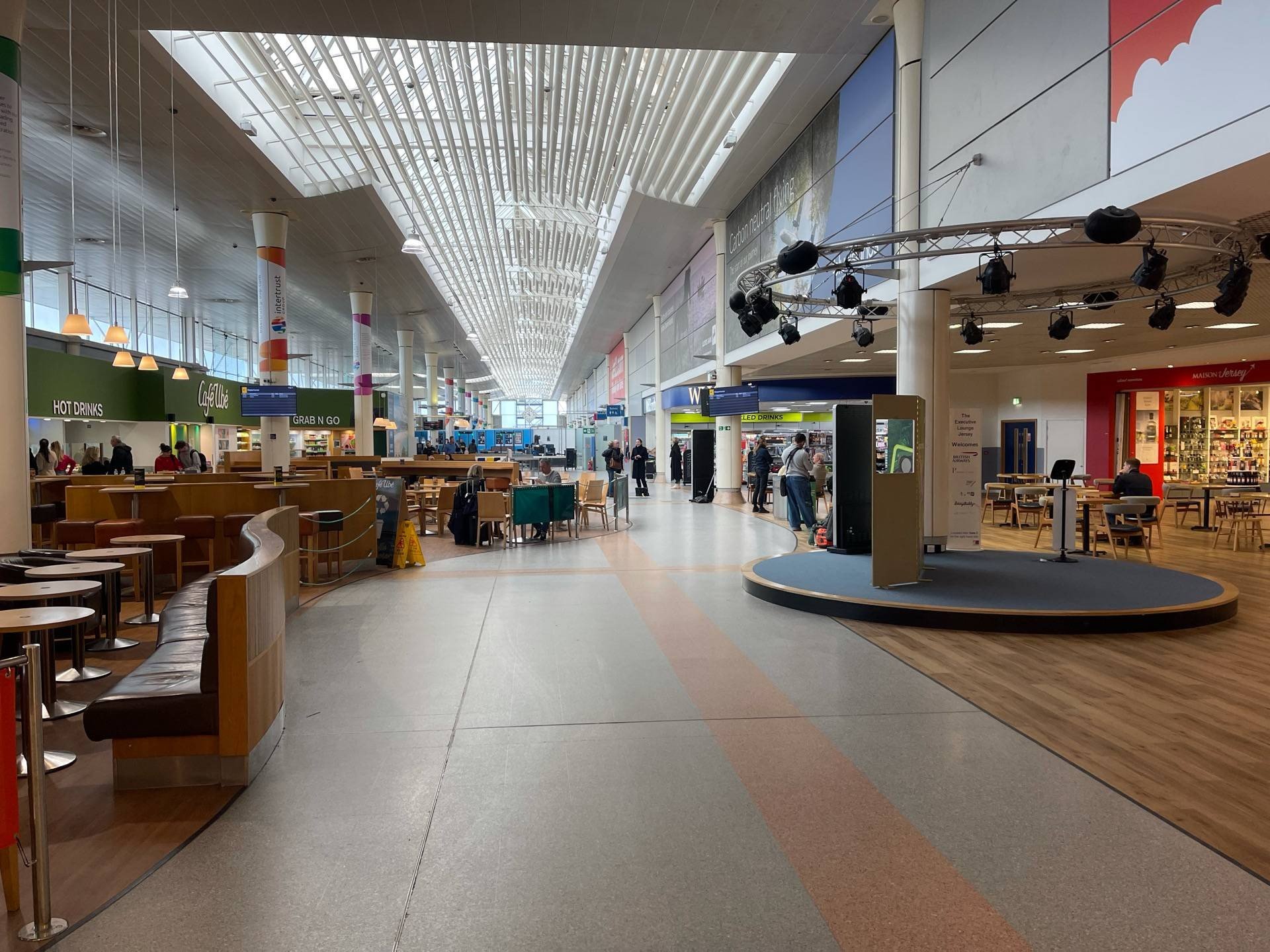 Jersey Airport รีวิวสถานที่ท่องเที่ยว