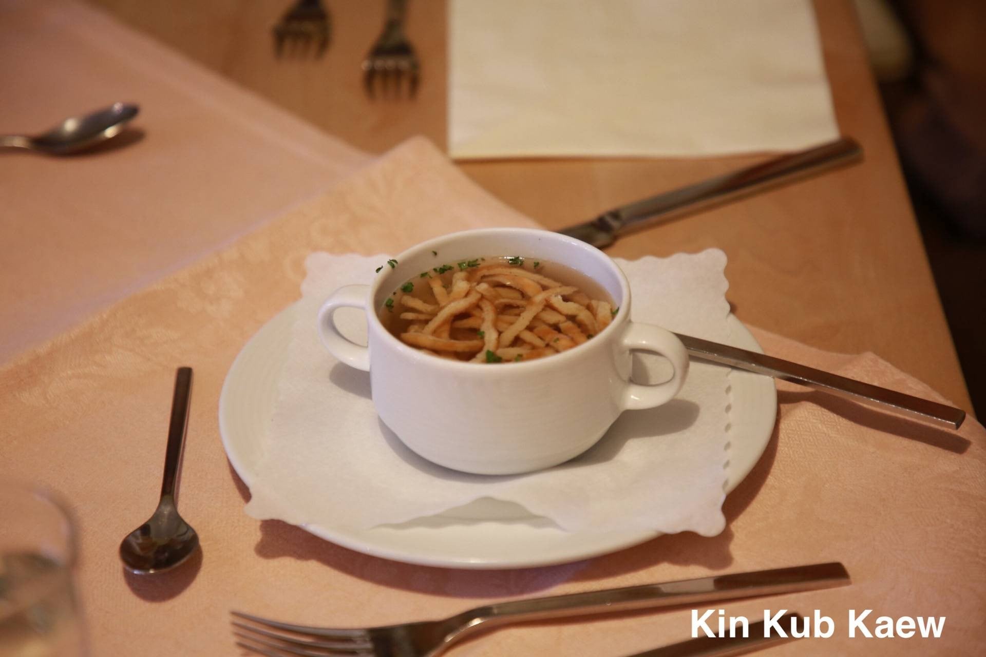 รีวิว Gasthof Rappen - ร้านอาหารพื้นเมืองใน Rothenburg ob der Tauber