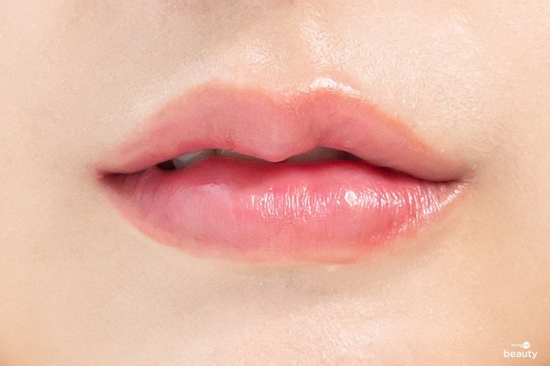 ใหม่! ลิปแก้ปากดำ 2in1 บำรุงปากน่าจุ๊บ ทาจุกอมชมพู By DEBUTE