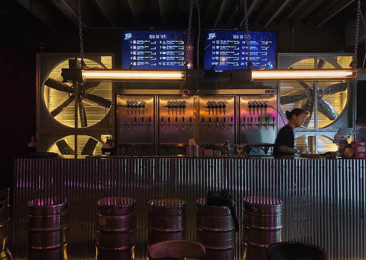 รีวิว Bottle rocket craft beer bar สนามเป้า Craft beer ดนตรีสดติด BTS