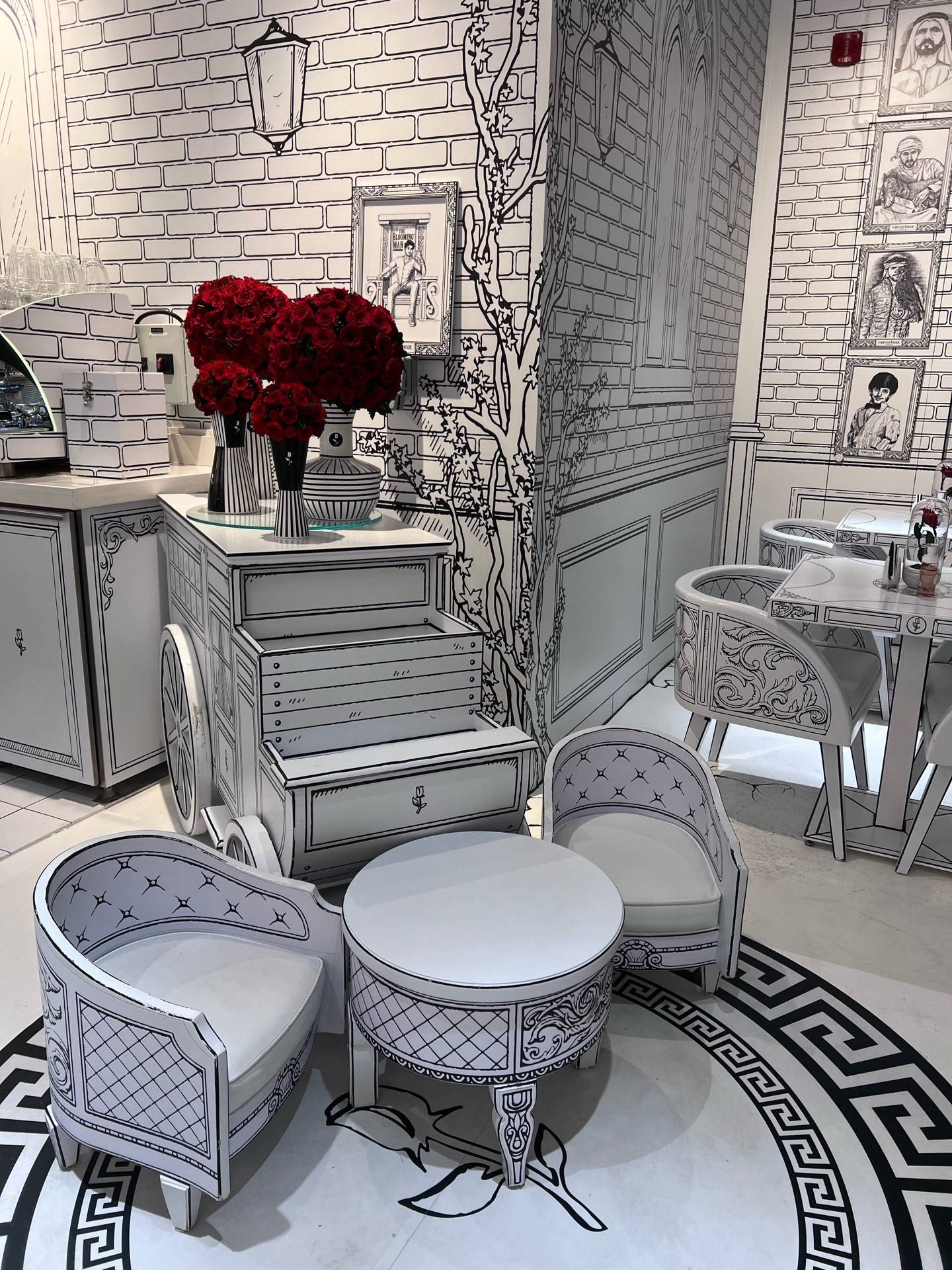 ร้าน Forever Rose Cafe Abu Dhabi รีวิวร้านอาหาร