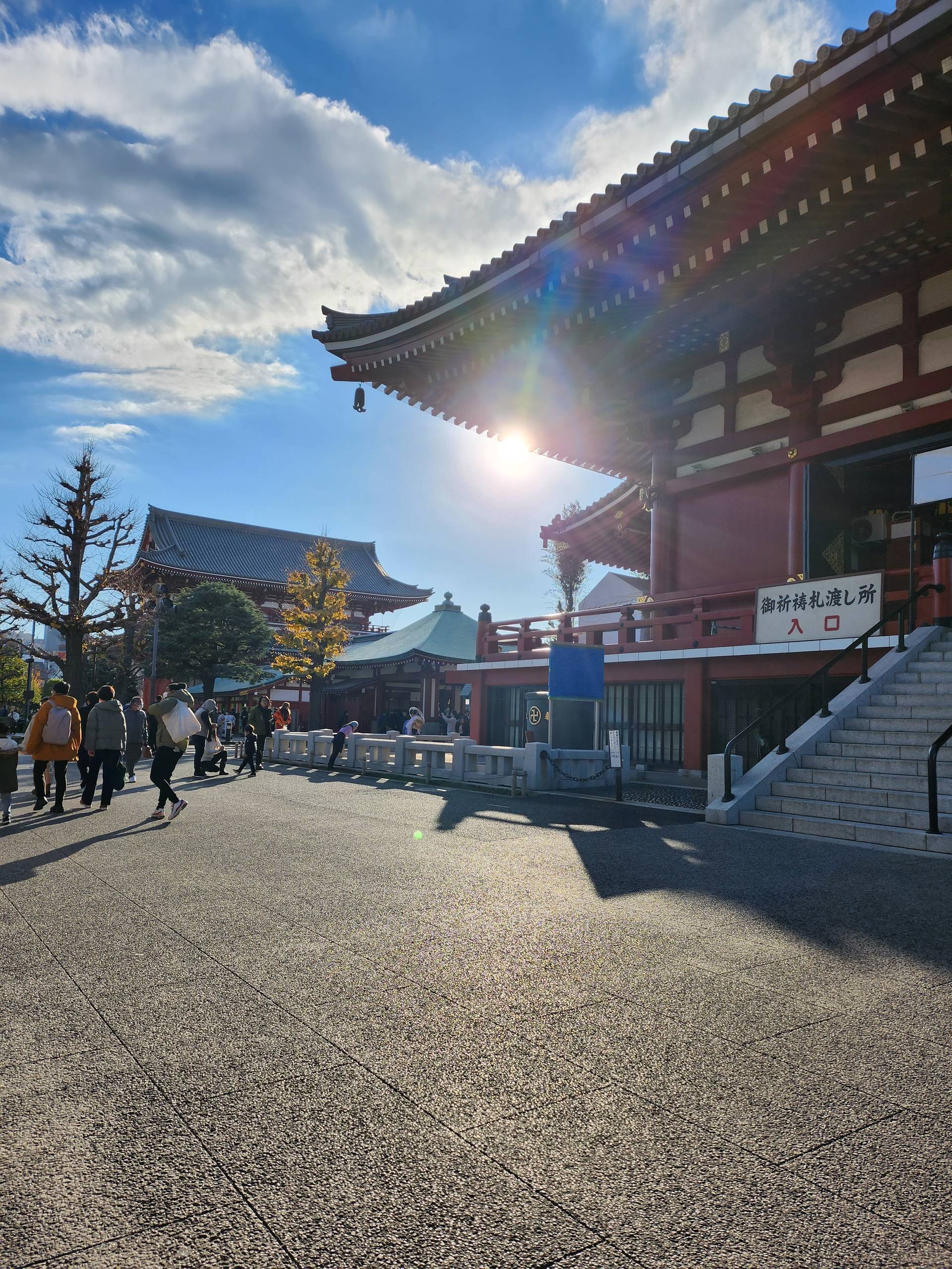 รีวิว Asakusa Temple - ตลาดนัดช่วงปีใหม่ งานวัดอาซากุสะ (วัดเซ็นโซจิ)