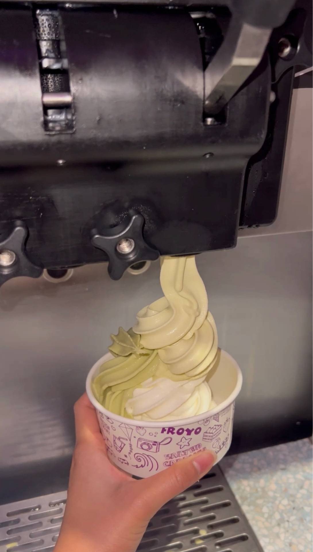 YOMG Glen Waverley Froyo Burgers INDULGE yomg-glen-waverley-froyo-burgers-indulge