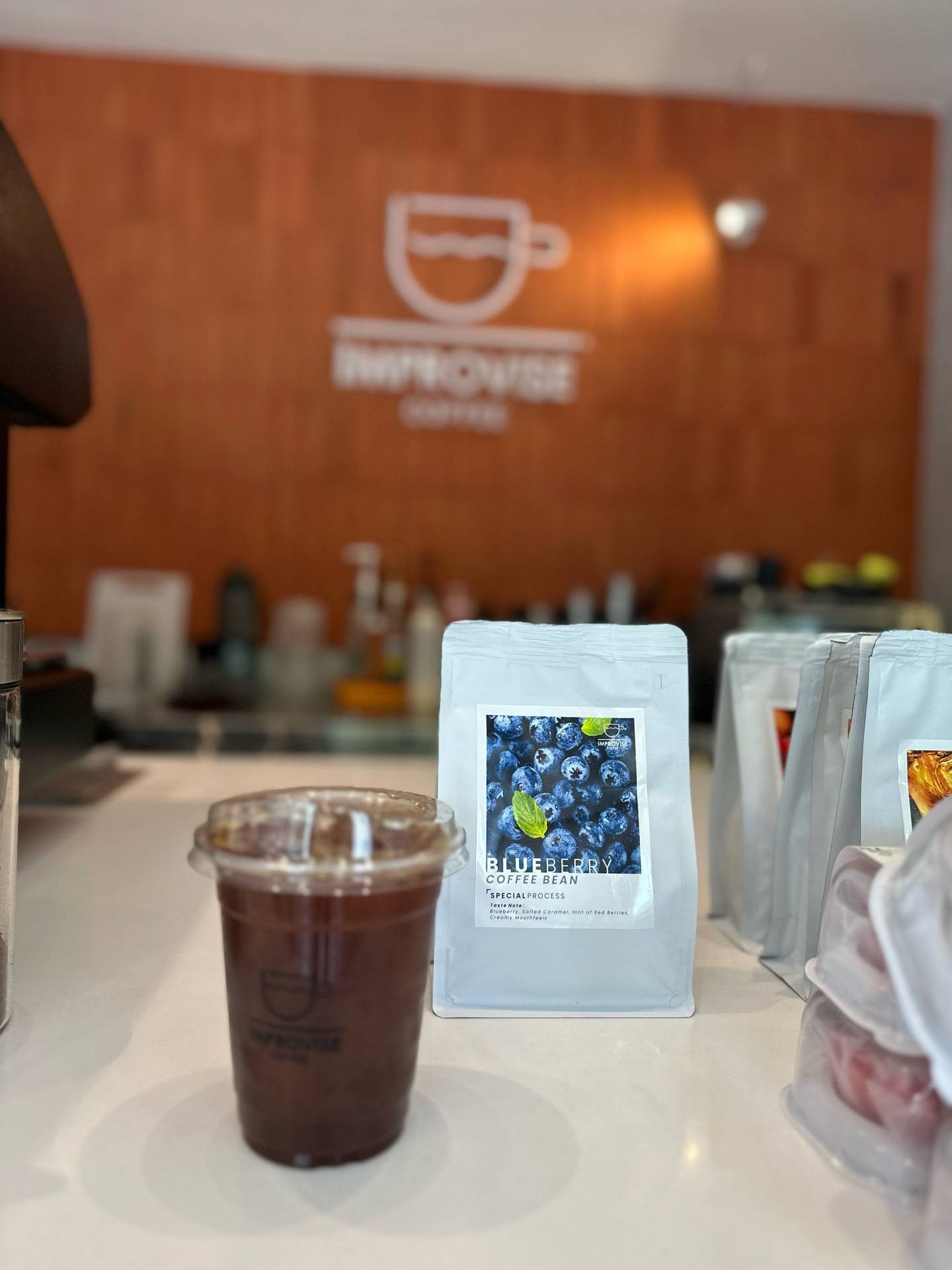 รีวิว lmprovise coffee CBP Improvise coffee CBP ร้านกาแฟเล็กๆ ในโครง