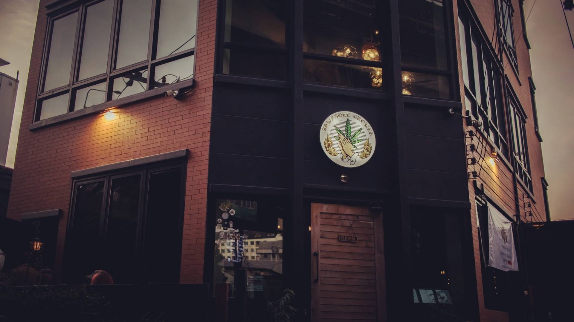 ร้าน Sawasdee Grower Cafe & Bars Sukhumvit 50 / Waterford รีวิวร้านอาหาร