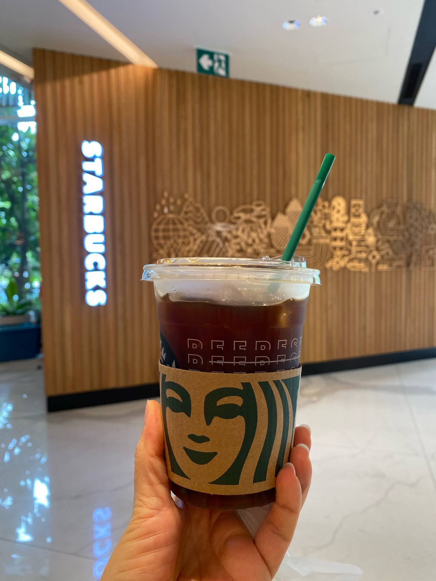 รีวิว Starbucks Med Park Hospital ร้านสวย น้องบาริสต้าเอาใจใส่ ให้คำ