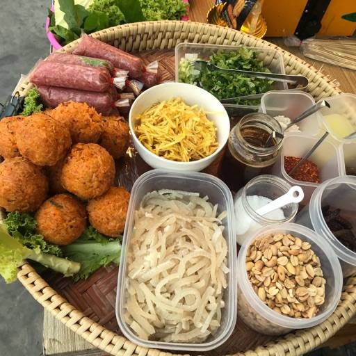 ร้าน คุณนายยำแหนม | รีวิวร้านอาหาร