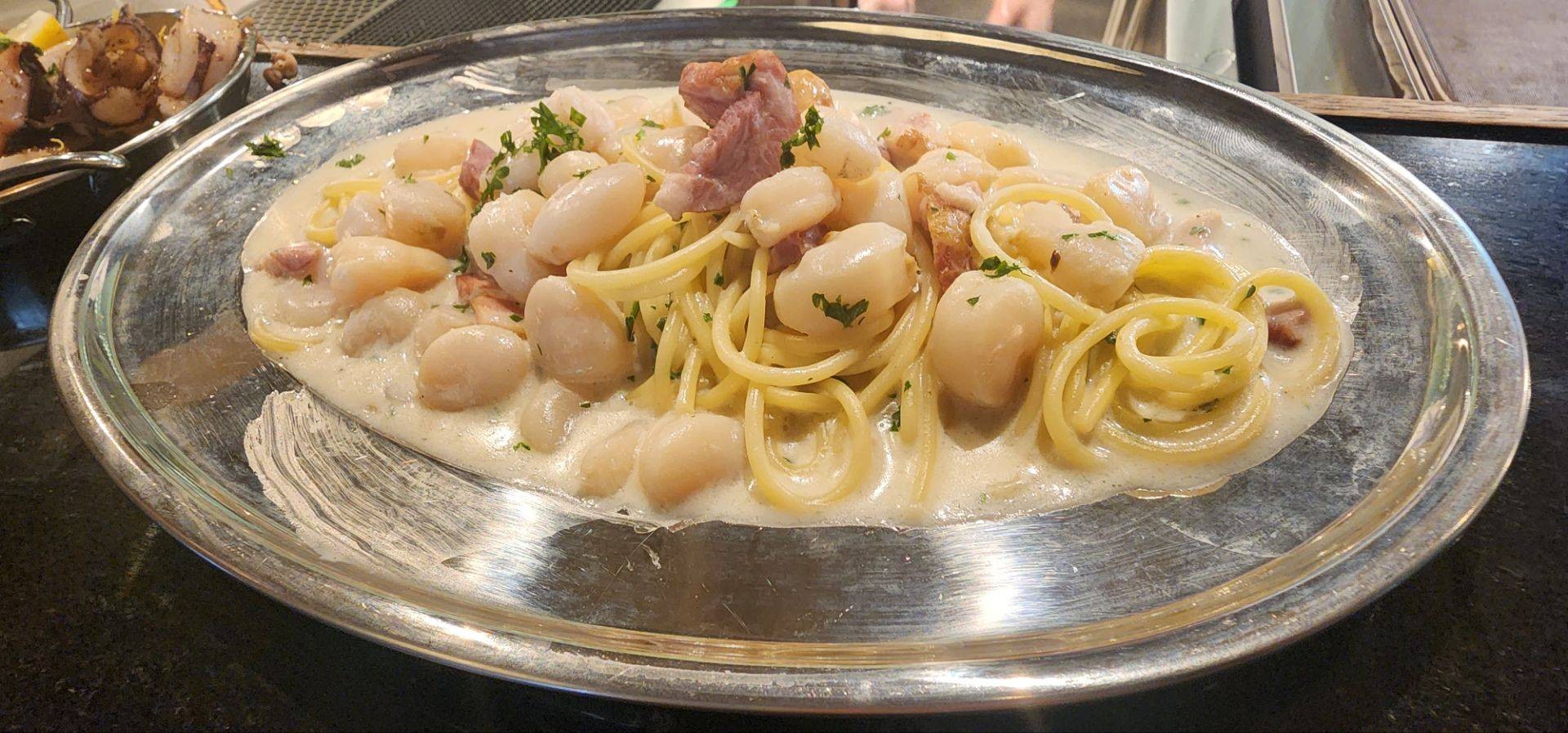 White Wine Cream Sauce เอ็นหอยจอบ ร้าน Fishmonger อารีย์