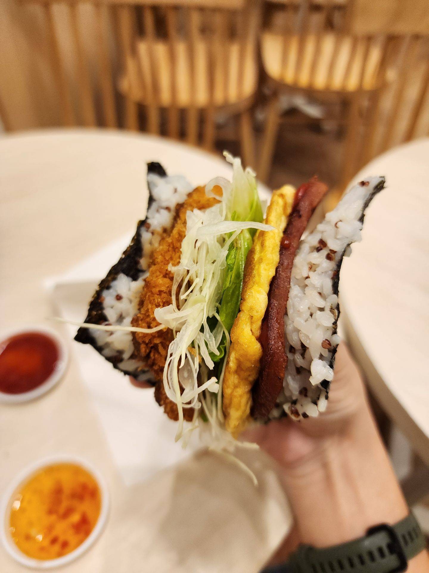ข้าวปั้นหมูทอดทงคัตสึ • 139 บาท ร้าน MOS BURGER Central Rama 2 - MS015