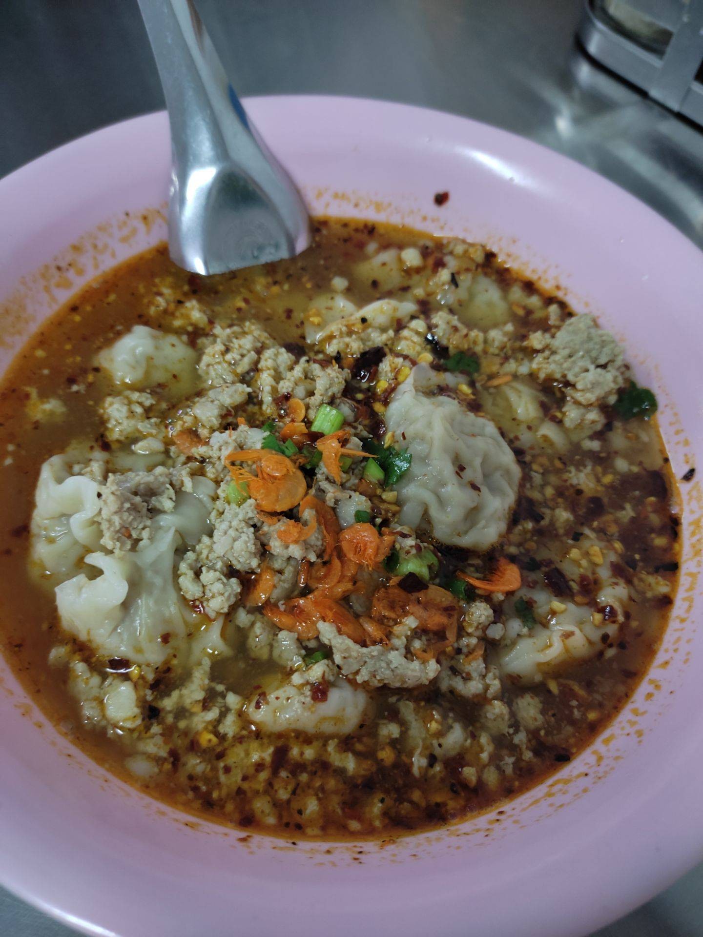 รีวิว พี่ใหญ่ก๋วยเตี๋ยวต้มยำโบราณ - - ร้านก๋วยเตี๋ยวต้มยำ พนักงานเยอะดี