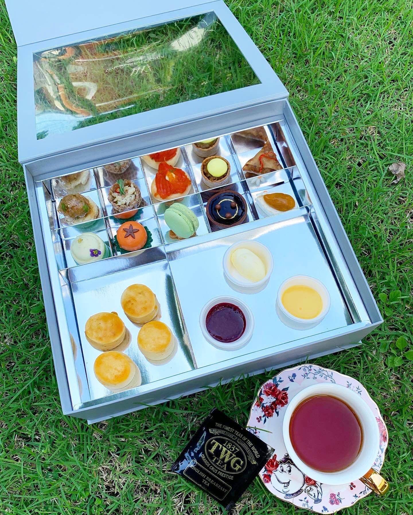 รีวิว Peacock Alley Afternoon Tea Box by Peacock Alley