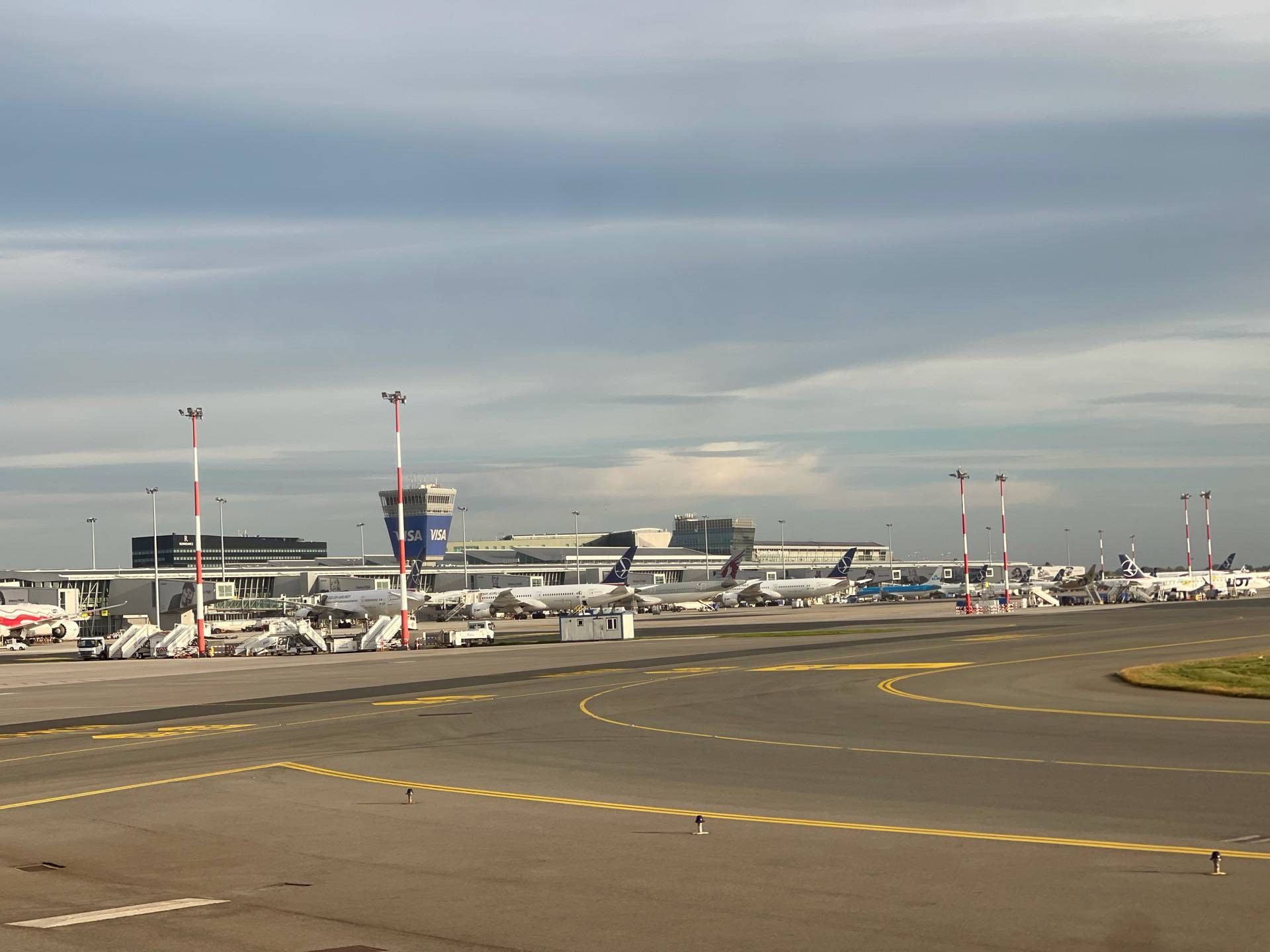 Warsaw Chopin Airport - รีวิวสถานที่ท่องเที่ยว