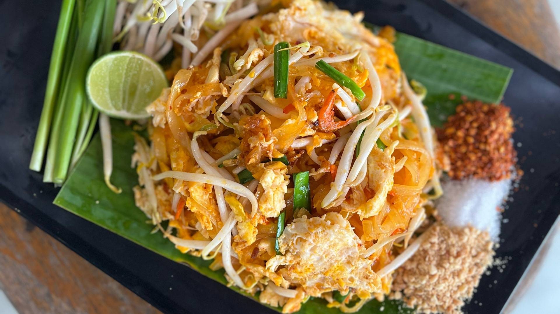 ผัดไท ขนมจีน เด็กเส้น ตลาดแจ่มแจ๋ว หลังเซ็นทรัล ศาลายา - สั่งอาหารเดลิเ ...