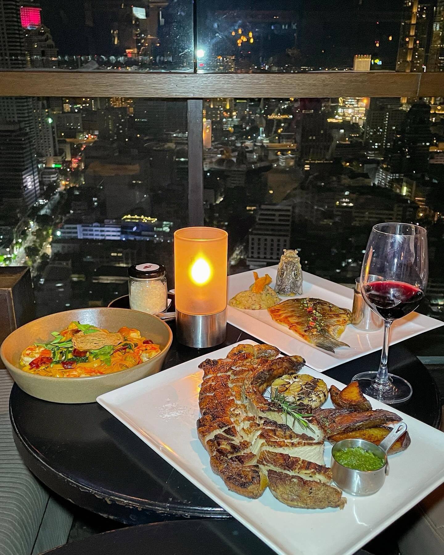 รูป Scarlett Wine Bar & Restaurant โรงแรมพูลแมน จี สีลม