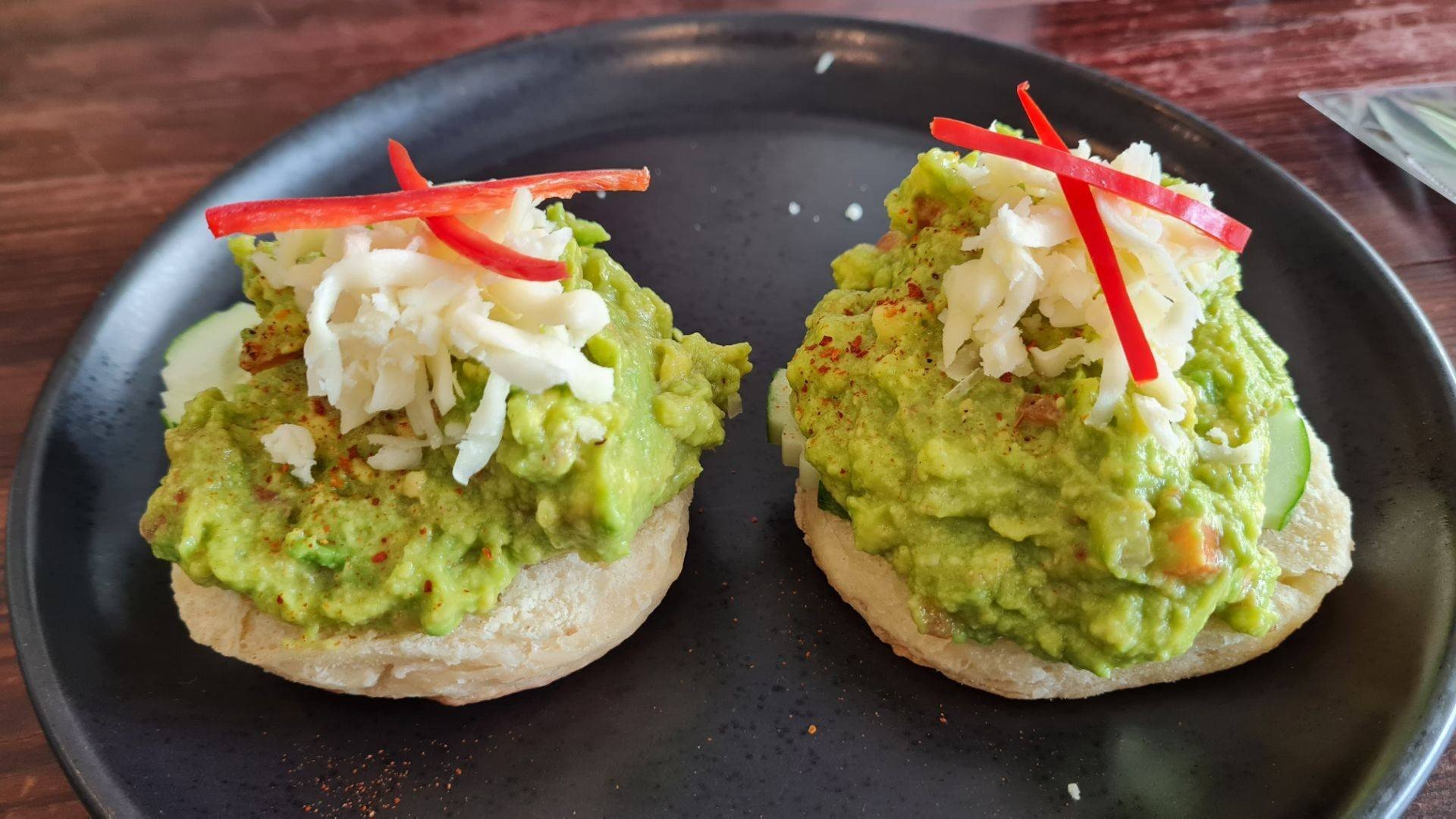 Avocado Muffin ร้าน Bella Goose Coffee