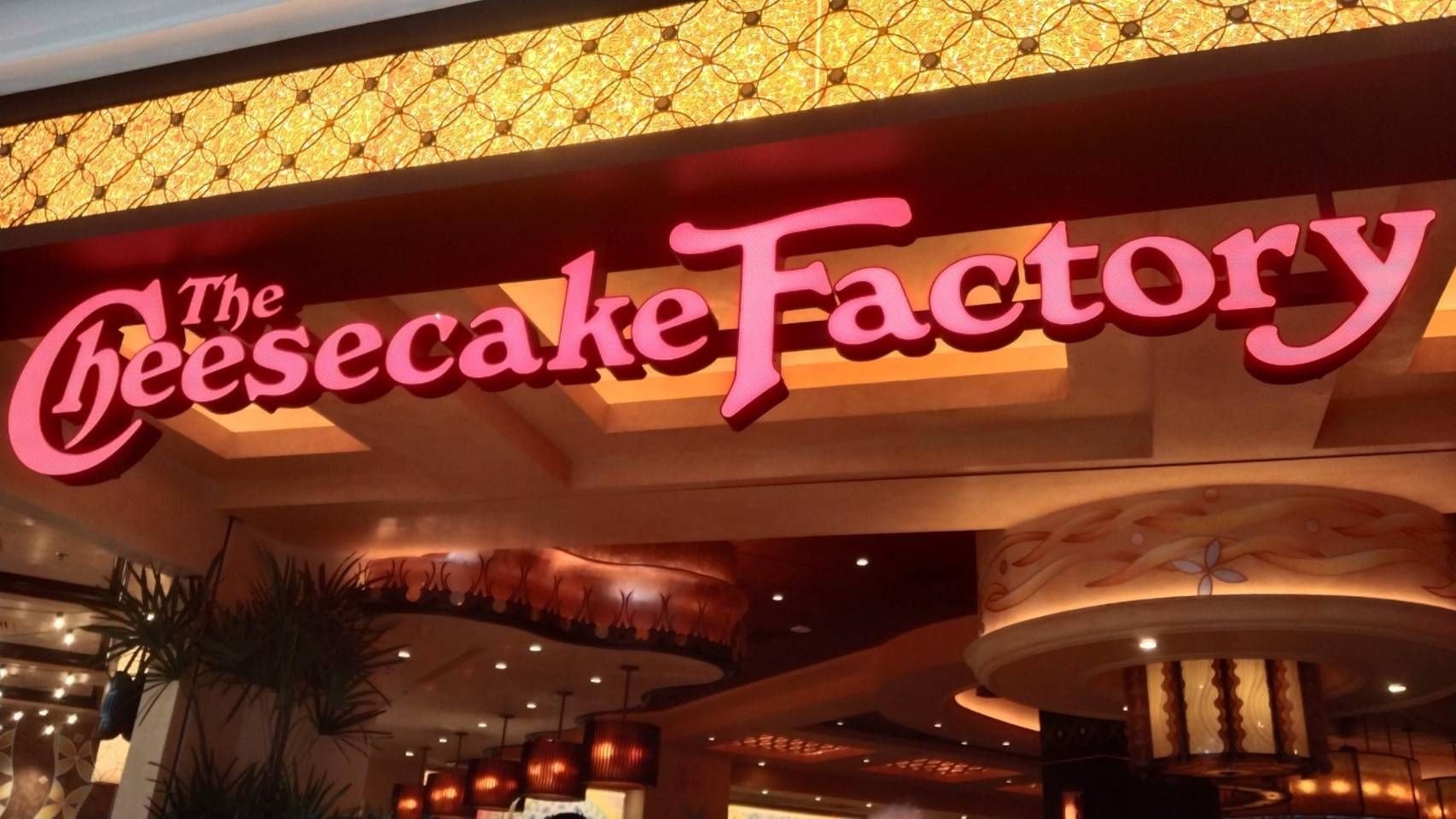 รีวิว The Cheesecake Factory เซ็นทรัลเวิลด์ ร้านอาหารดังจากอเมริกามา