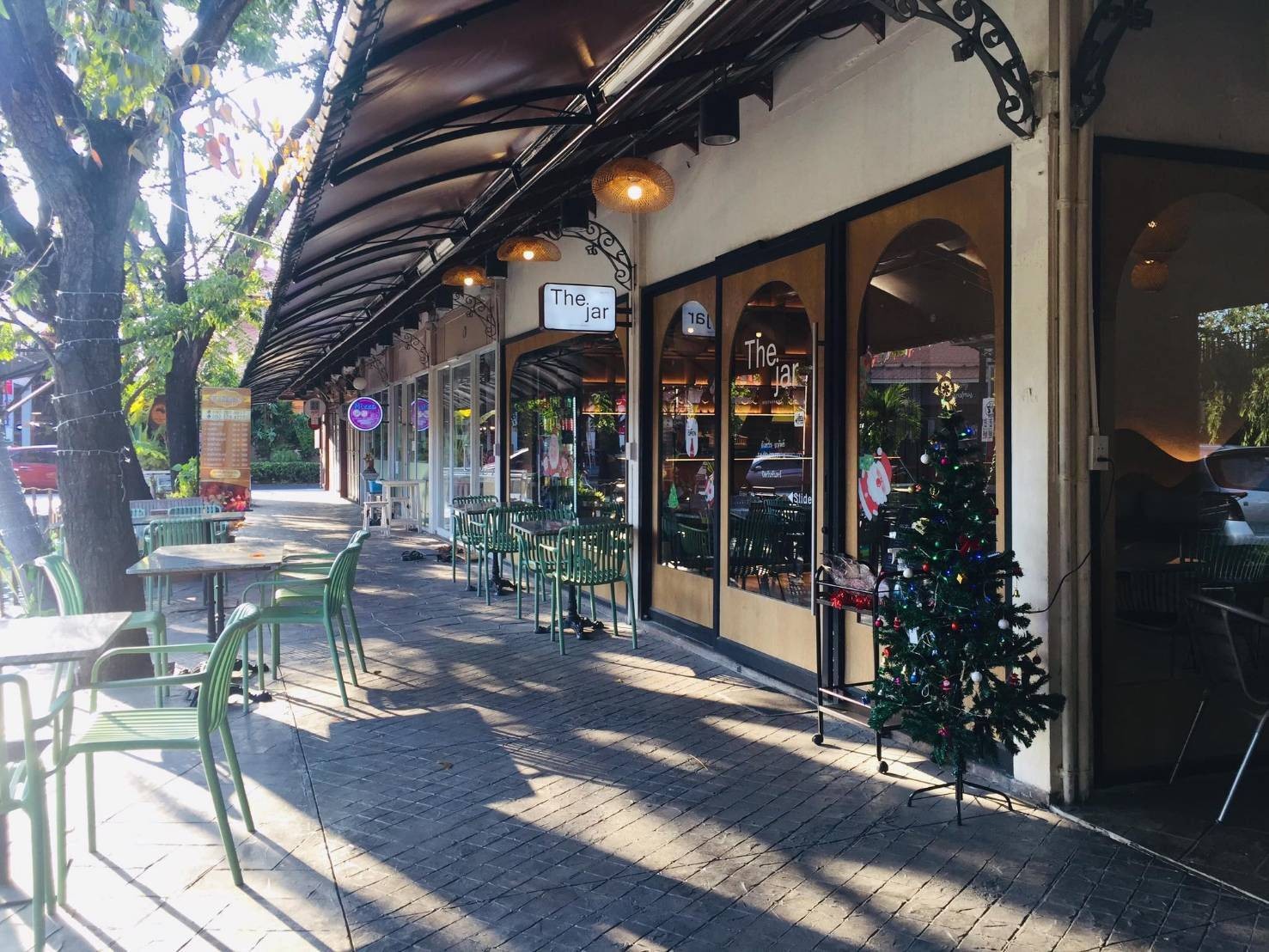 รีวิว The Jar Restaurant บรรยากาศรวมๆดีค่ะ อาหารอร่อยถูกปาก รสชาติดี มากับเพื่อนก็ดี ครอบครัวก็ได้