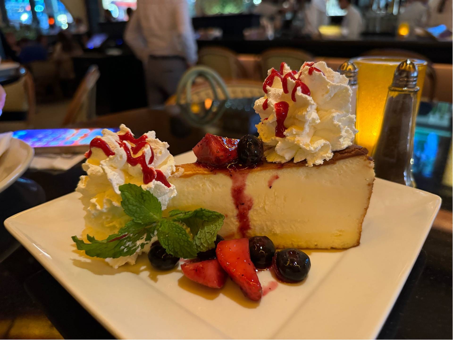 รีวิว The Cheesecake Factory เซ็นทรัลเวิลด์ The Cheesecake Factory Thailand