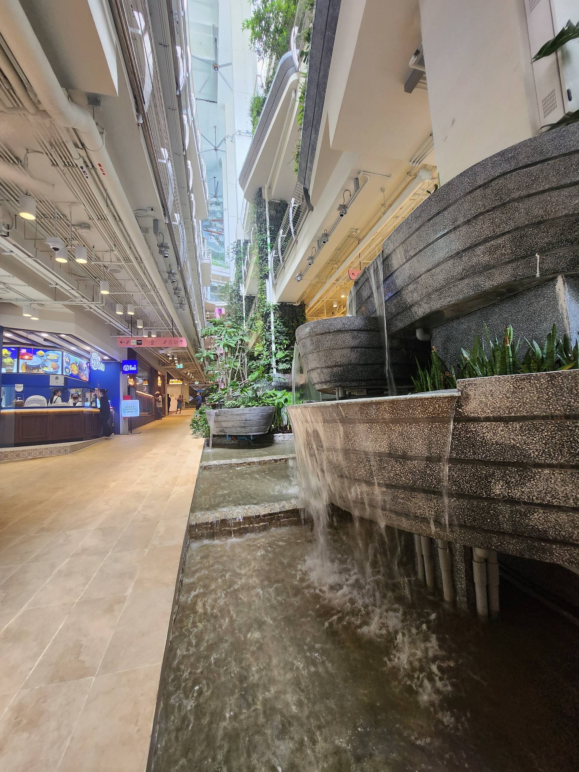 รีวิว Marche Thonglor - Vertical Oasis สวนสวยแนวตั้ง ใจกลางทองหล่อ ที่ ...