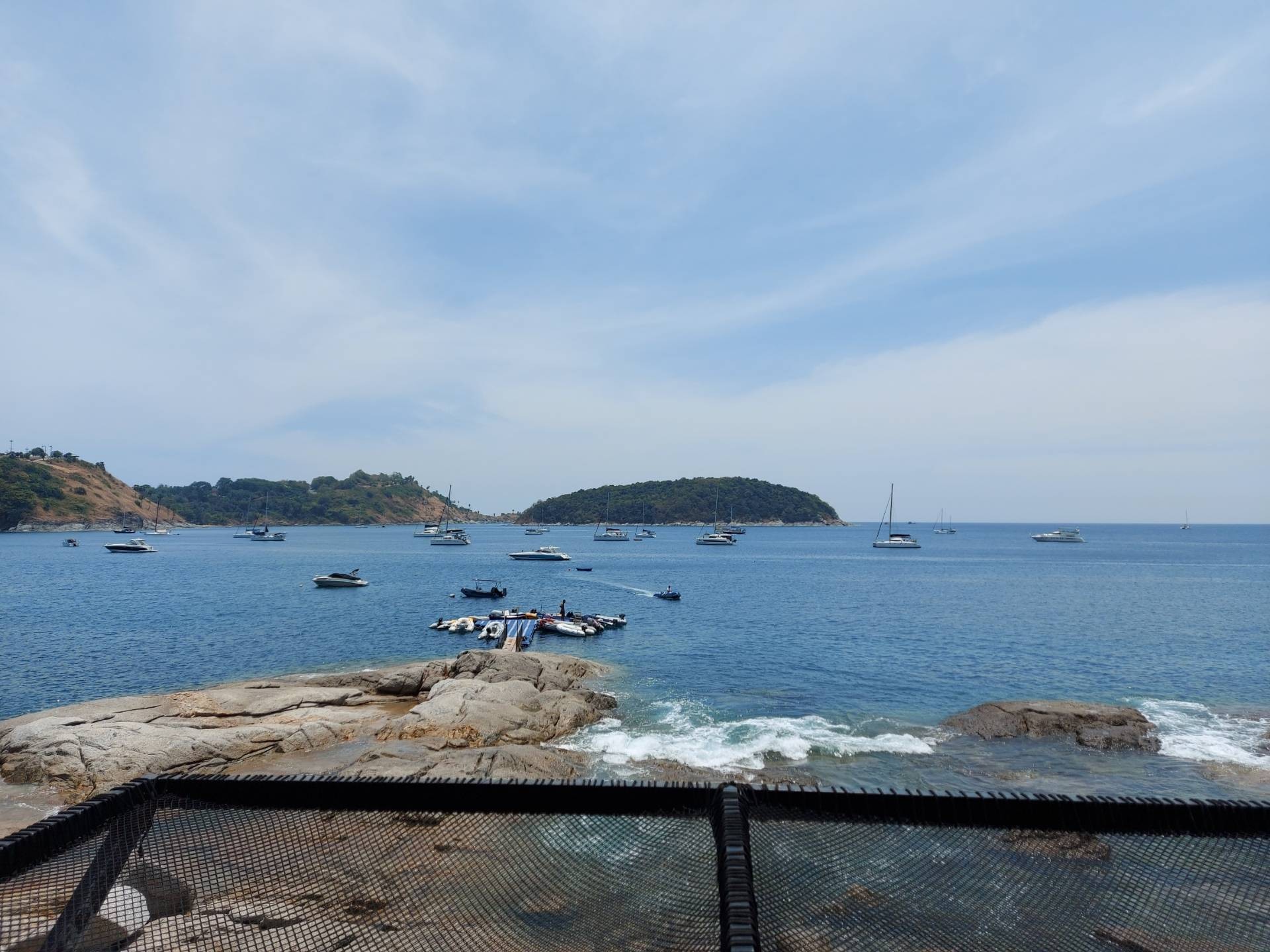 ร้าน On The Rock Bar & Restaurant | รีวิวร้านอาหาร