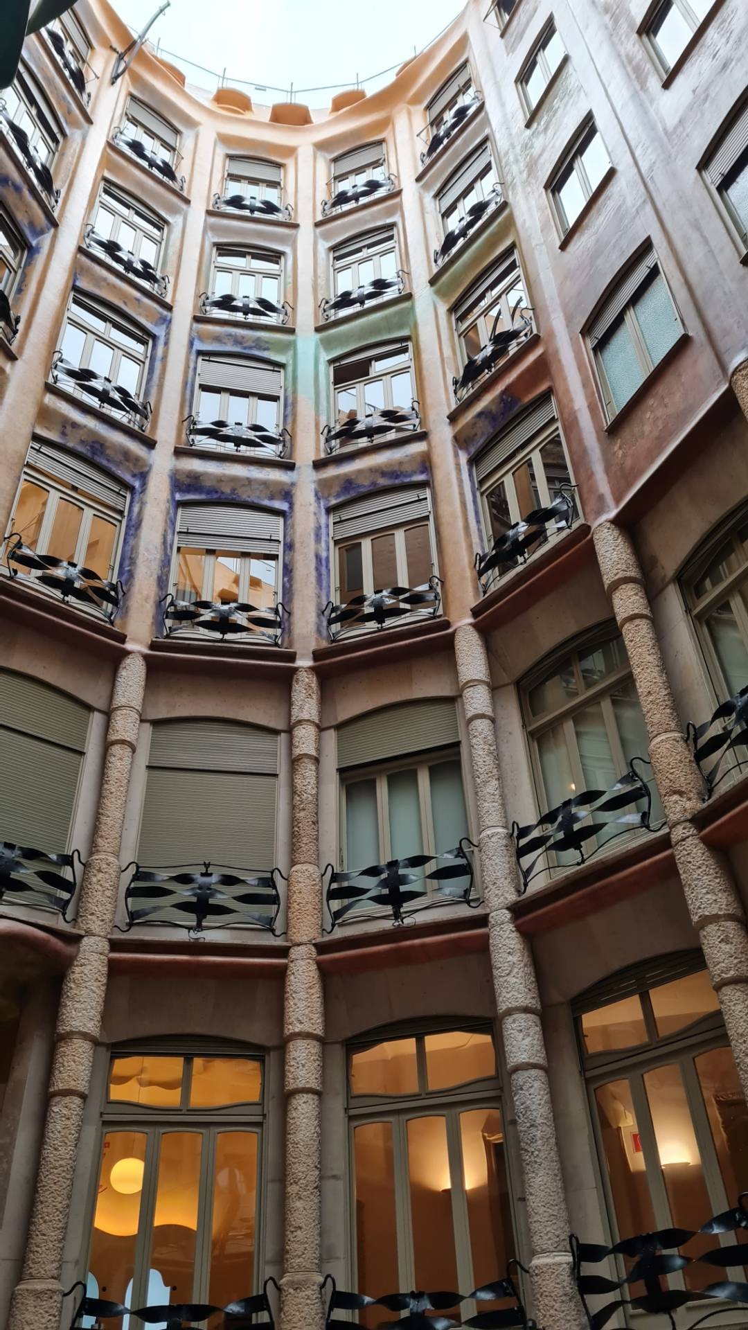 รีวิว Casa Mila - Casa Mila Apartment งานของ Gaudi