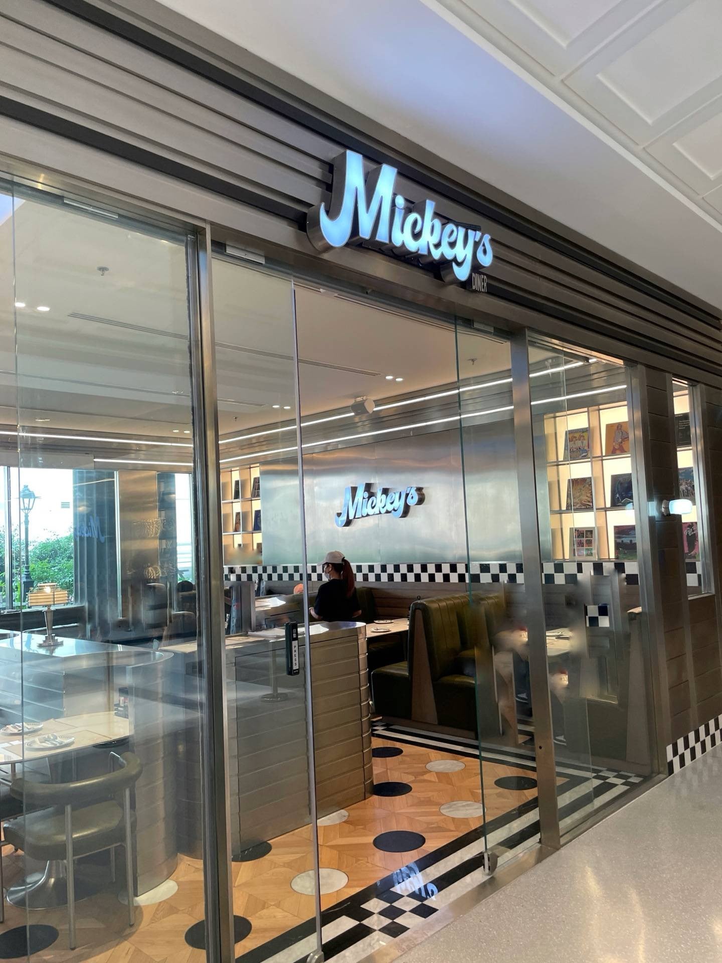 รีวิว Mickey's Diner BKK - อาหารสไตล์American Diningบรรยากาศvintage