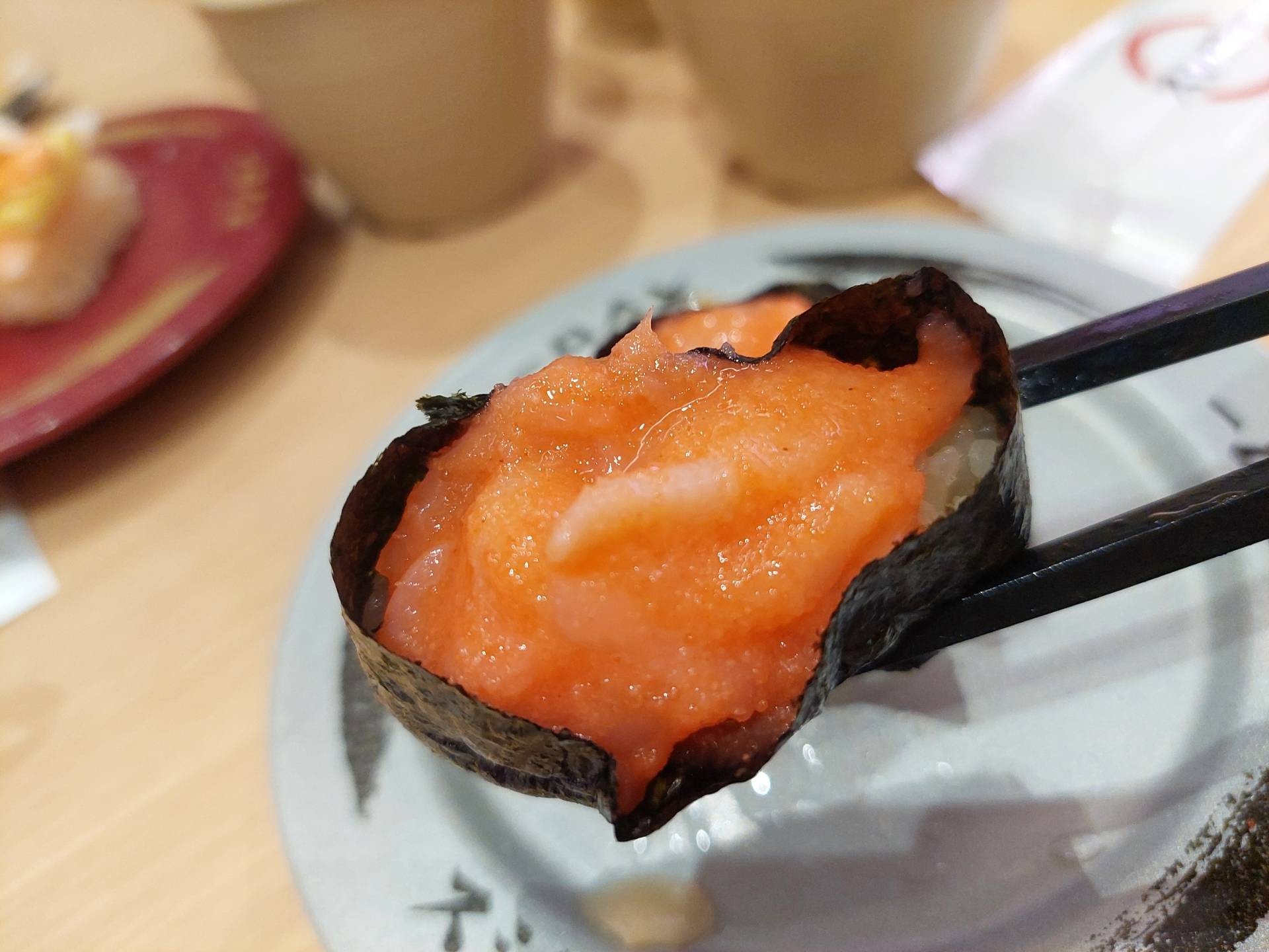 รีวิว SUSHIRO THAILAND Siam Paragon - คนเยอะ แต่ของค่อนข้างมาต่อเนื่อง