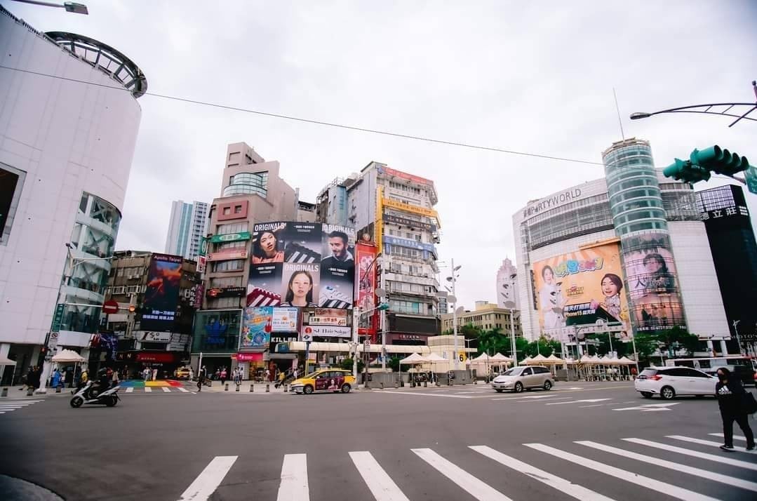 รีวิว Ximending - Red House Theater & Rainbow six