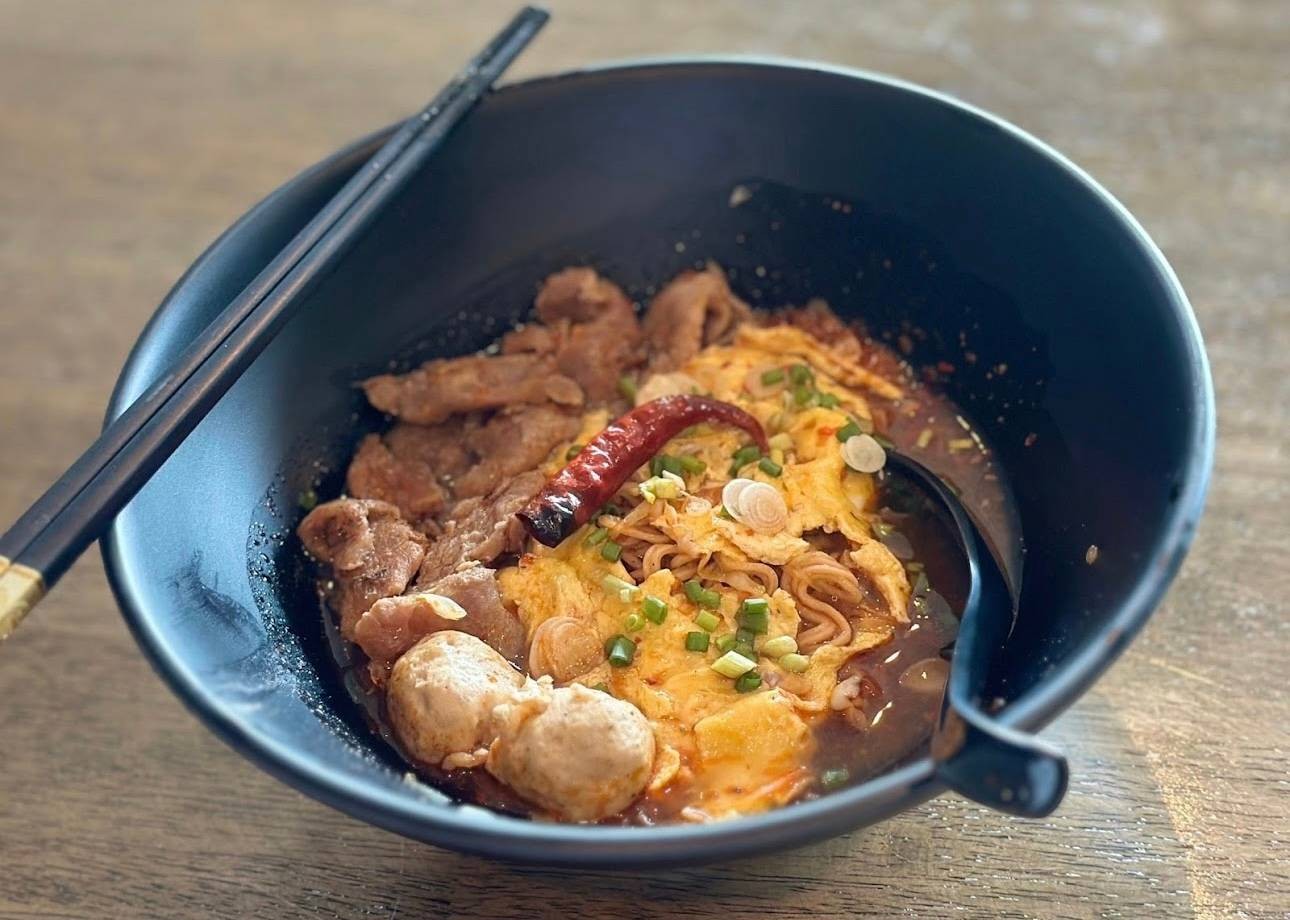 ก๋ว • เข้ากันมากไม่เคยทานที่ไหนเลยต้มยำแบบต้มยำข่าตะไคร้จริงๆไม่ใช่ ...