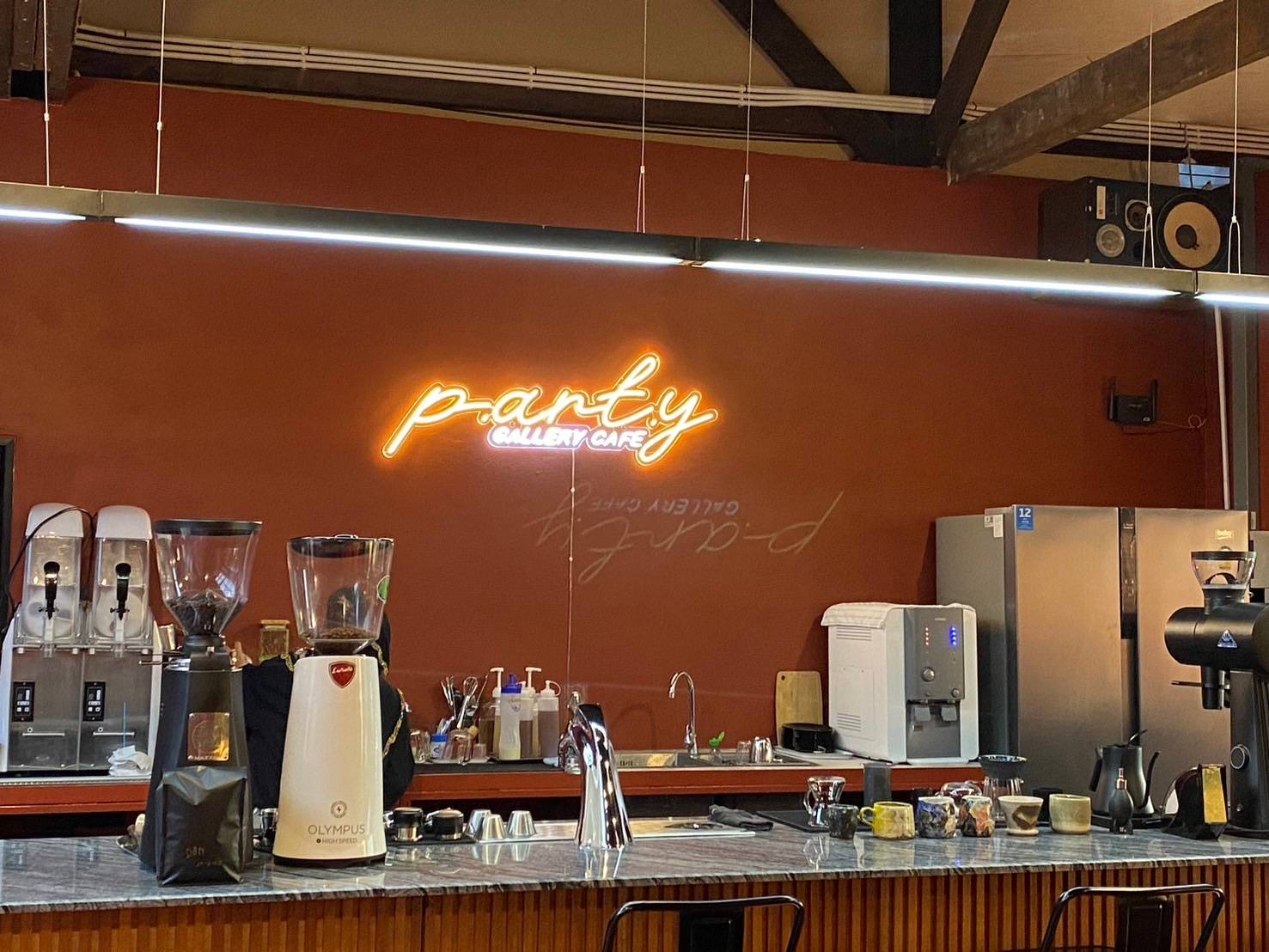 P.ART.Y Cafe - - สั่งอาหารเดลิเวอรี | Wongnai x LINE MAN