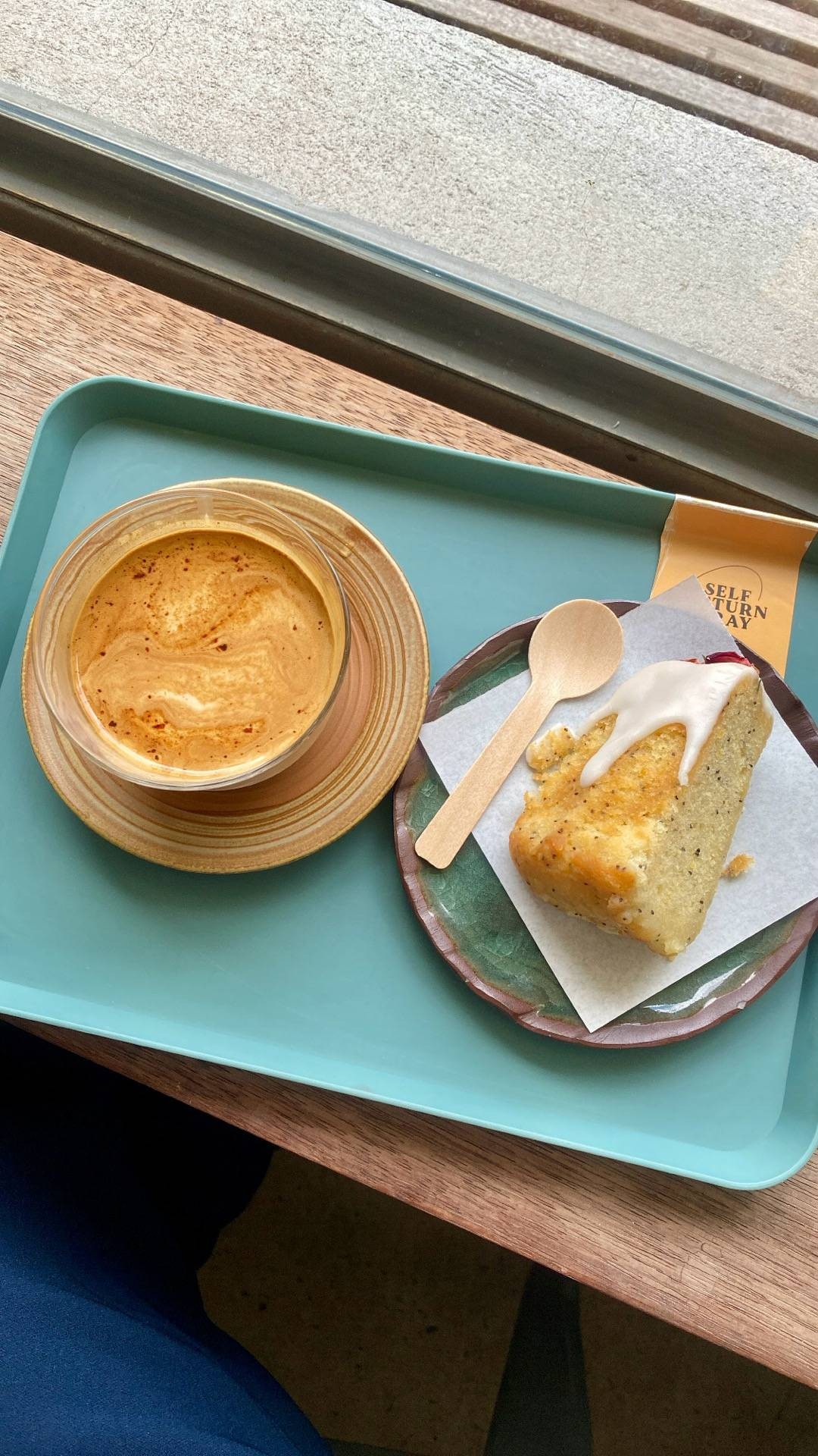 Lemon cake ร้าน Lilou & Laliart - ลิลู ละเลียด อารีย์ (Ari)