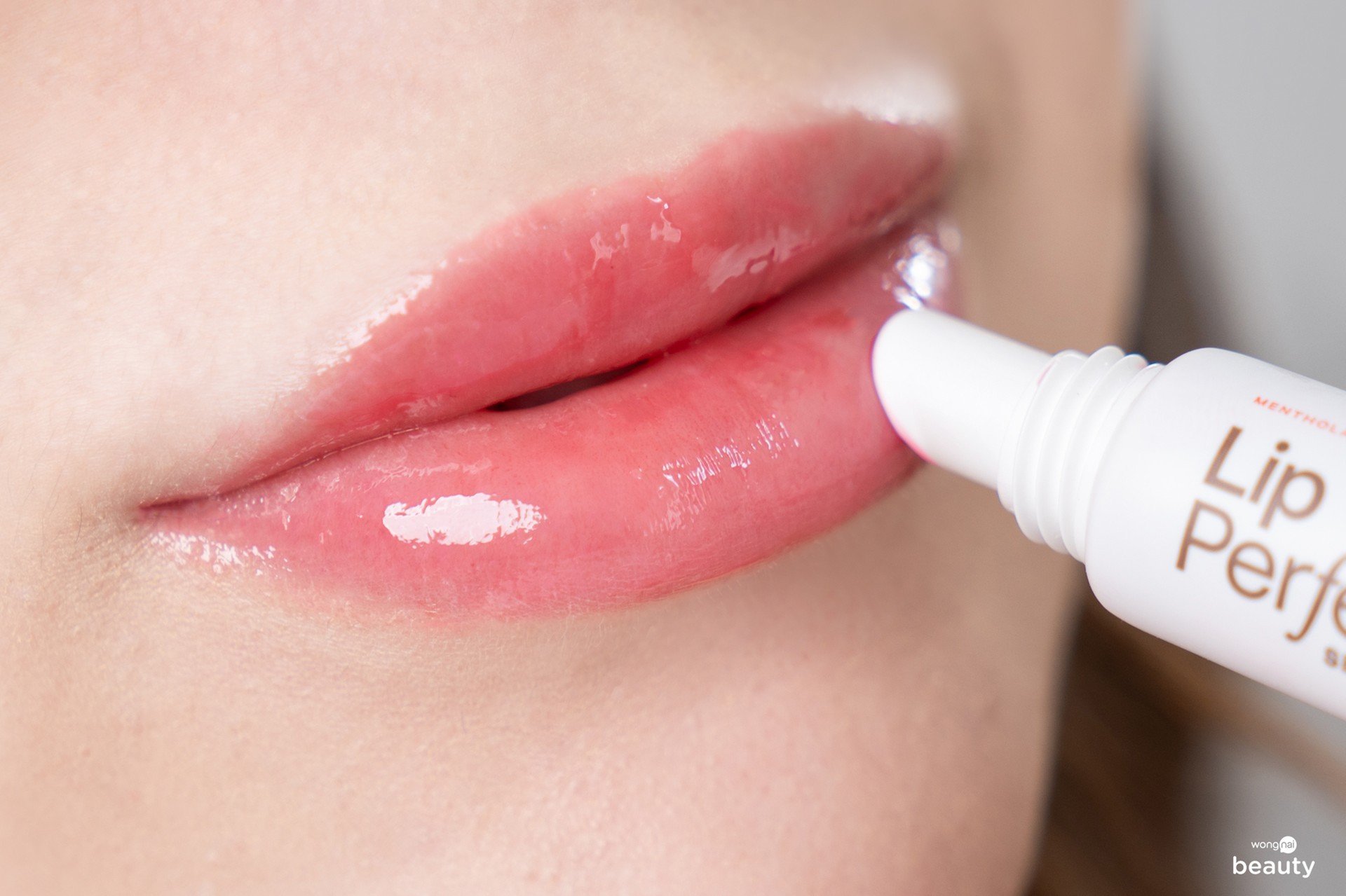 Mentholatum Lip Perfector Serum