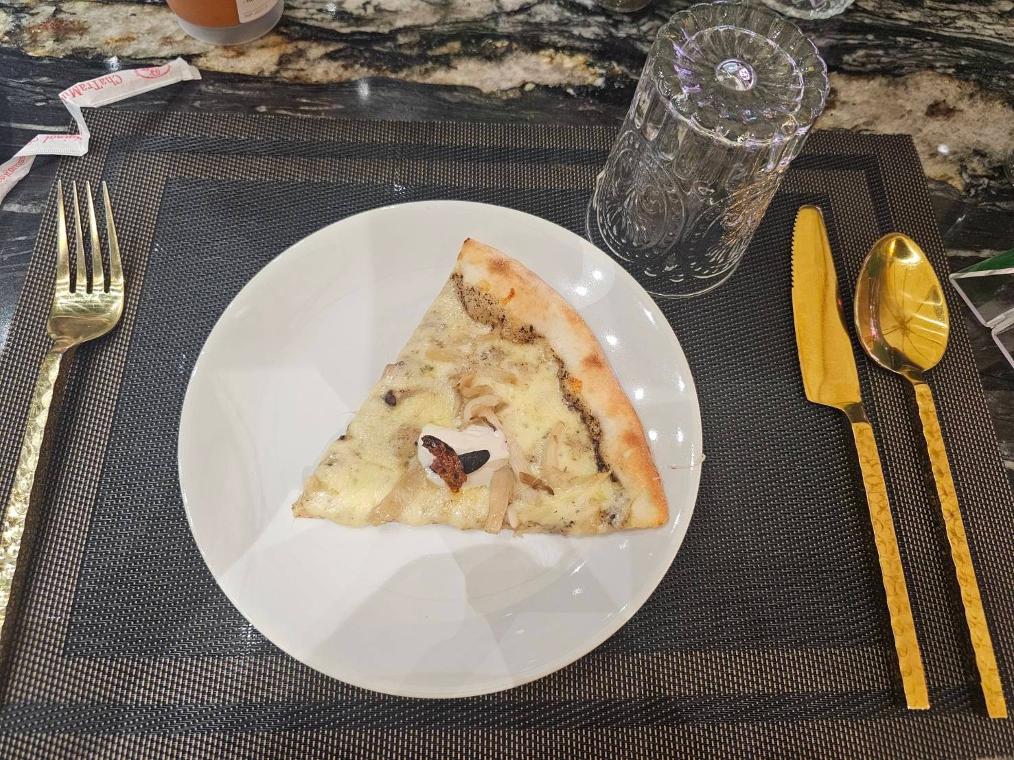 รูป Happy Hours Pizza and Pasta ฟีนิกซ์ ประตูน้ำ