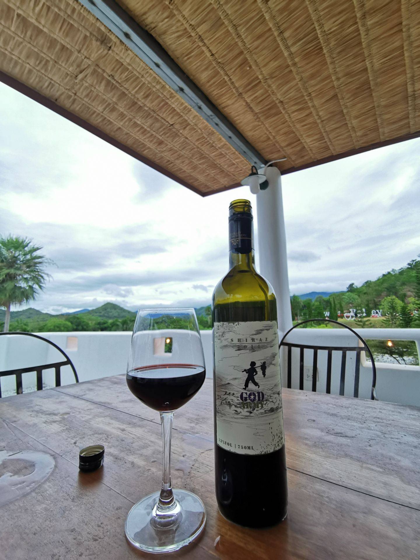 รีวิว Oliva View De Cafe อยู่ ด้านใน Swiss Valley Hip Resort คาเฟ่