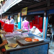 ตลาดเก้าห้อง ร้อยปี