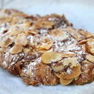 DEAN & DELUCA มหานคร คิ้วบ์