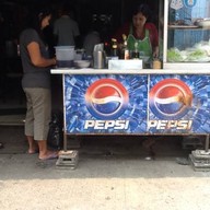 ก๋วยเตี๋ยวไก่หมูย่างป้าล้อม(หลอม ร.ร.ชาย)