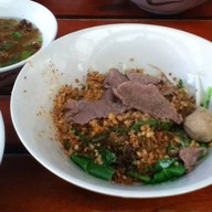 ก๋วยเตี๋ยวเรือยดซดรสเด็ด ใต้หอแจน