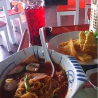 ก๋วยเตี๋ยวปลา ด๊อกเตอร์รวมโชค