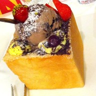 Dazzling Cafe
