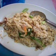 ถนอมศรี