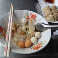 มุ้ย ลูกชิ้นปลาวรจักร
